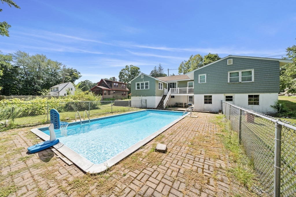 76 Central St