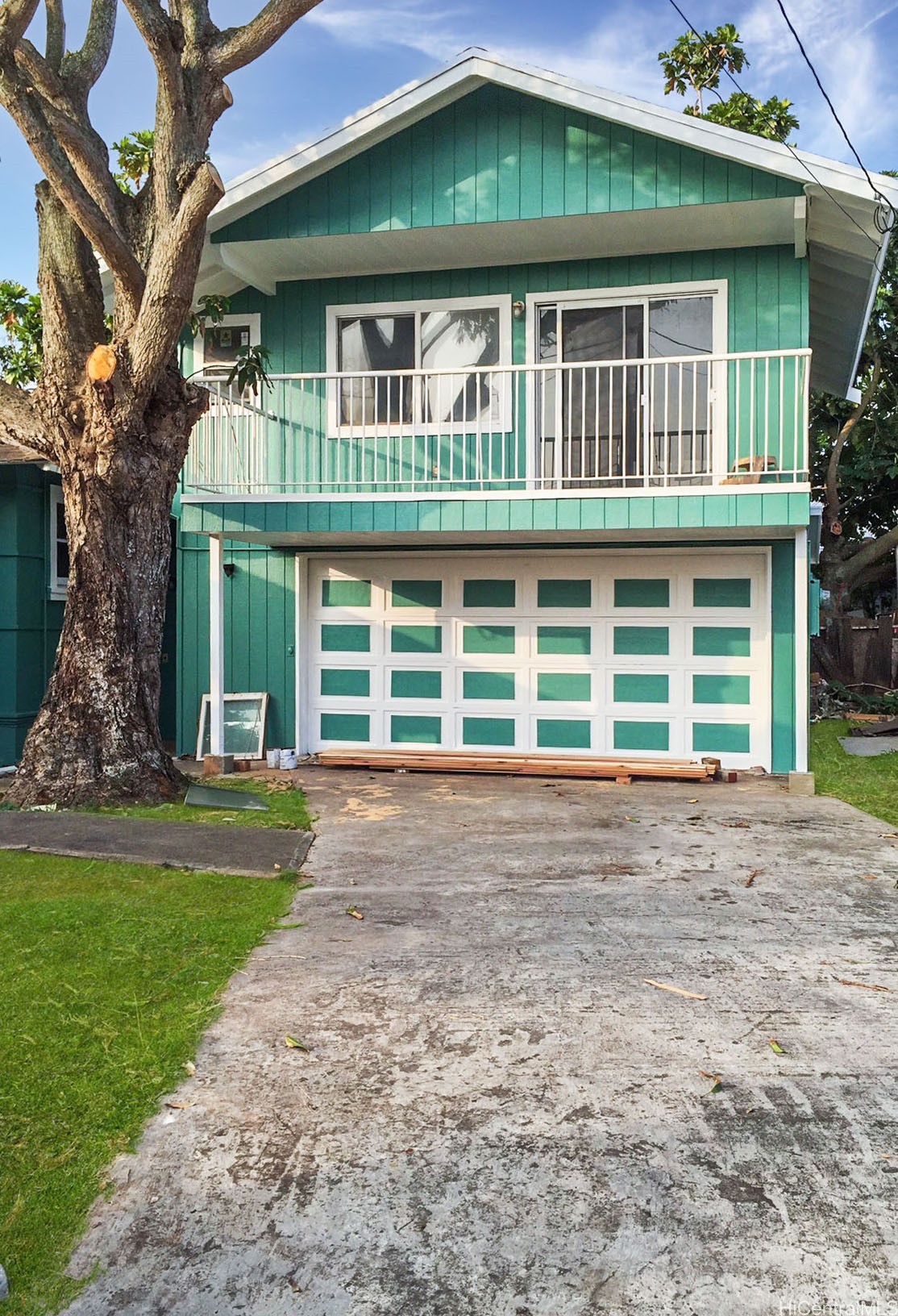 637 Kuaaina Way