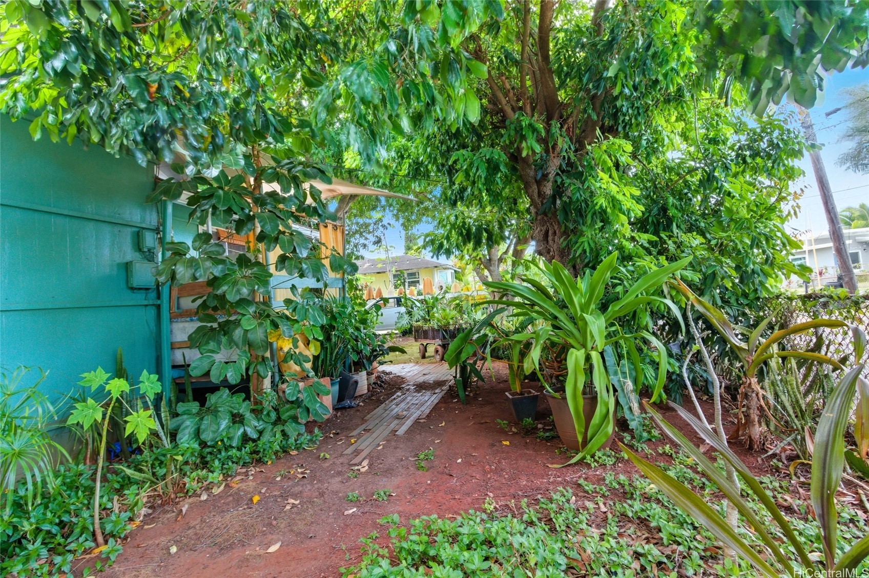 637 Kuaaina Way