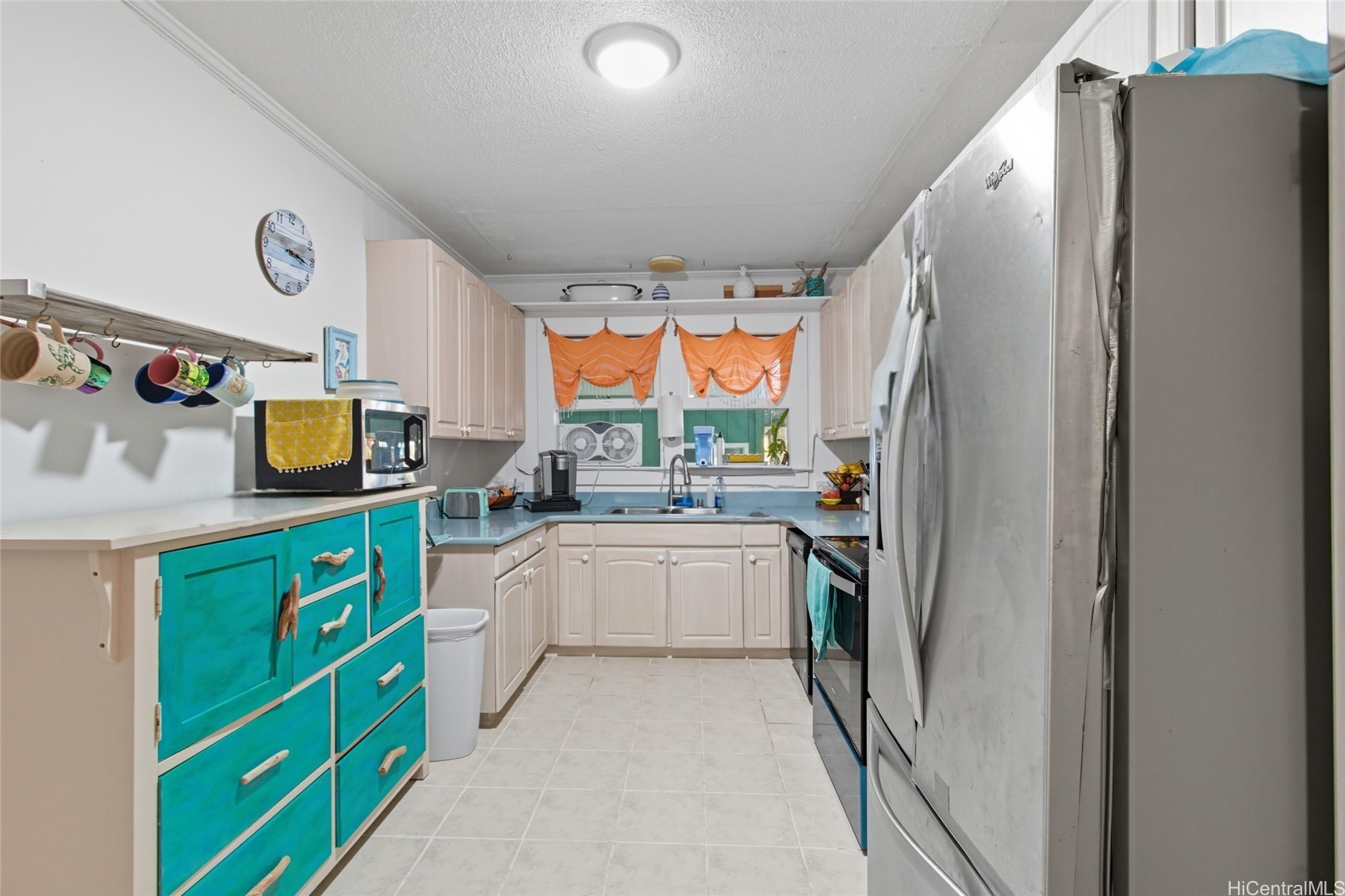 637 Kuaaina Way