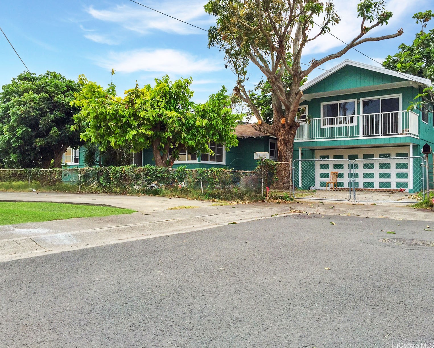 637 Kuaaina Way