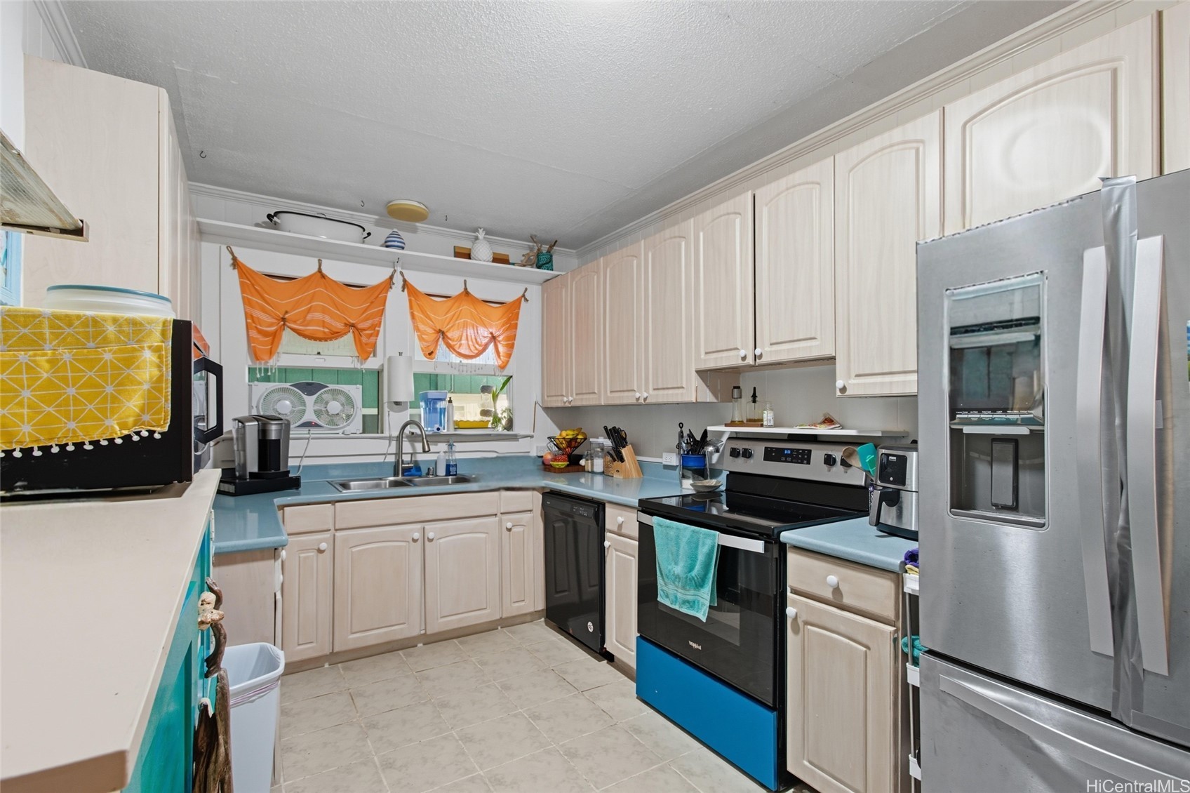 637 Kuaaina Way