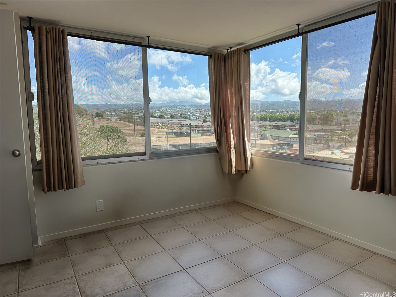 1060 Kamehameha Highway 806B