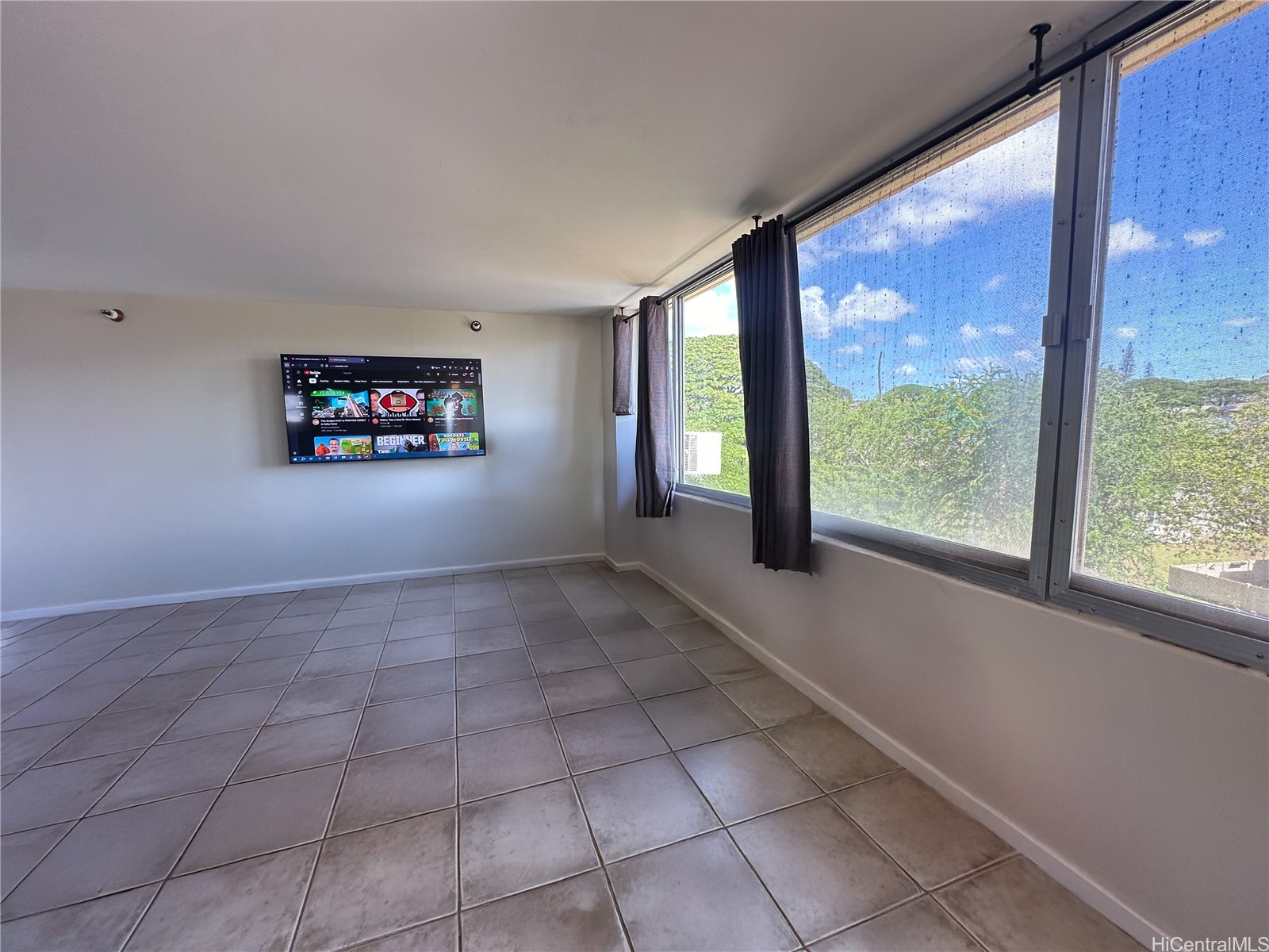 1060 Kamehameha Highway 806B