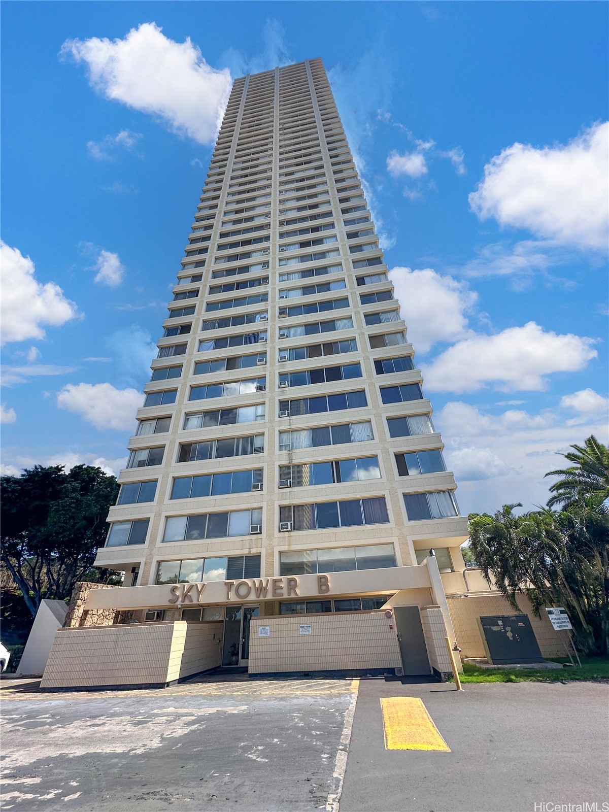 1060 Kamehameha Highway 806B