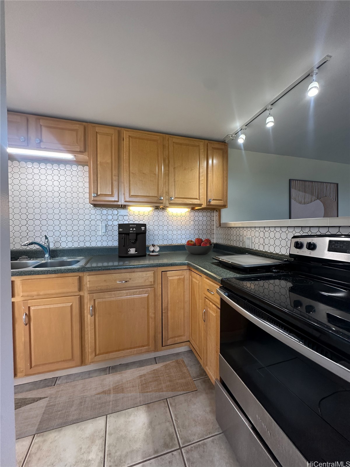 1060 Kamehameha Highway 806B