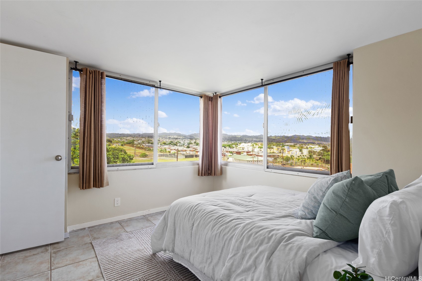 1060 Kamehameha Highway 806B