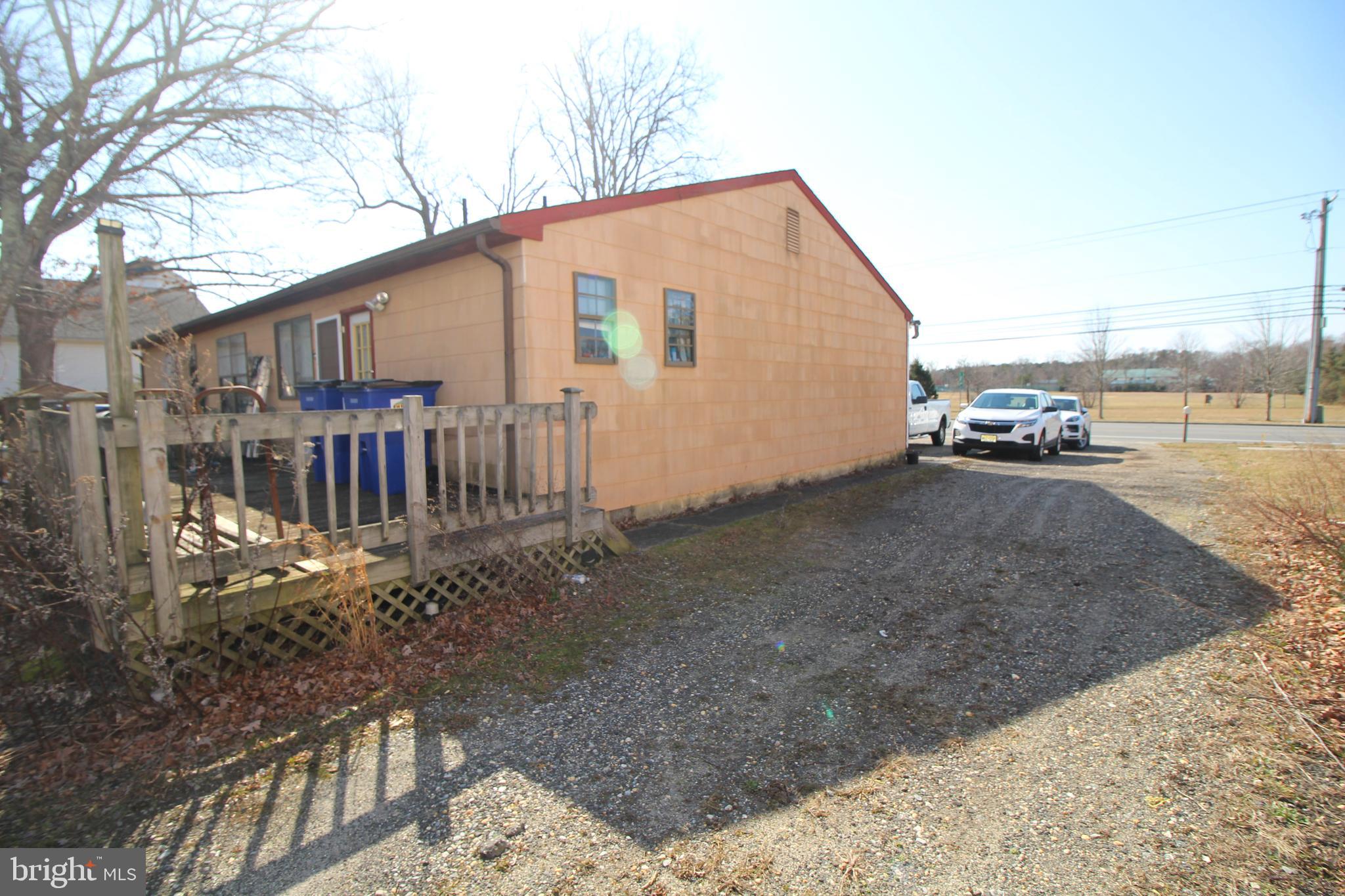 317 E Jimmie Leeds Rd