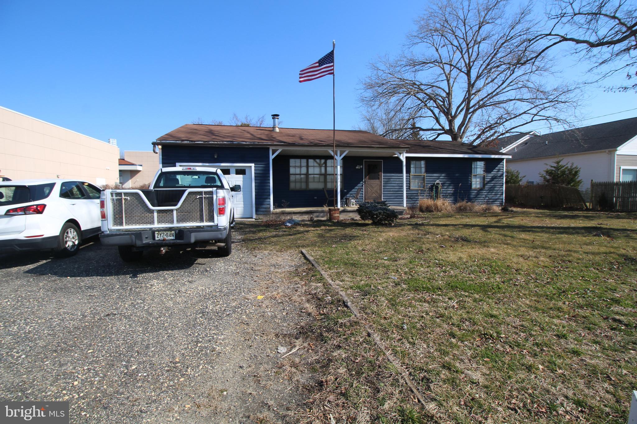 317 E Jimmie Leeds Rd