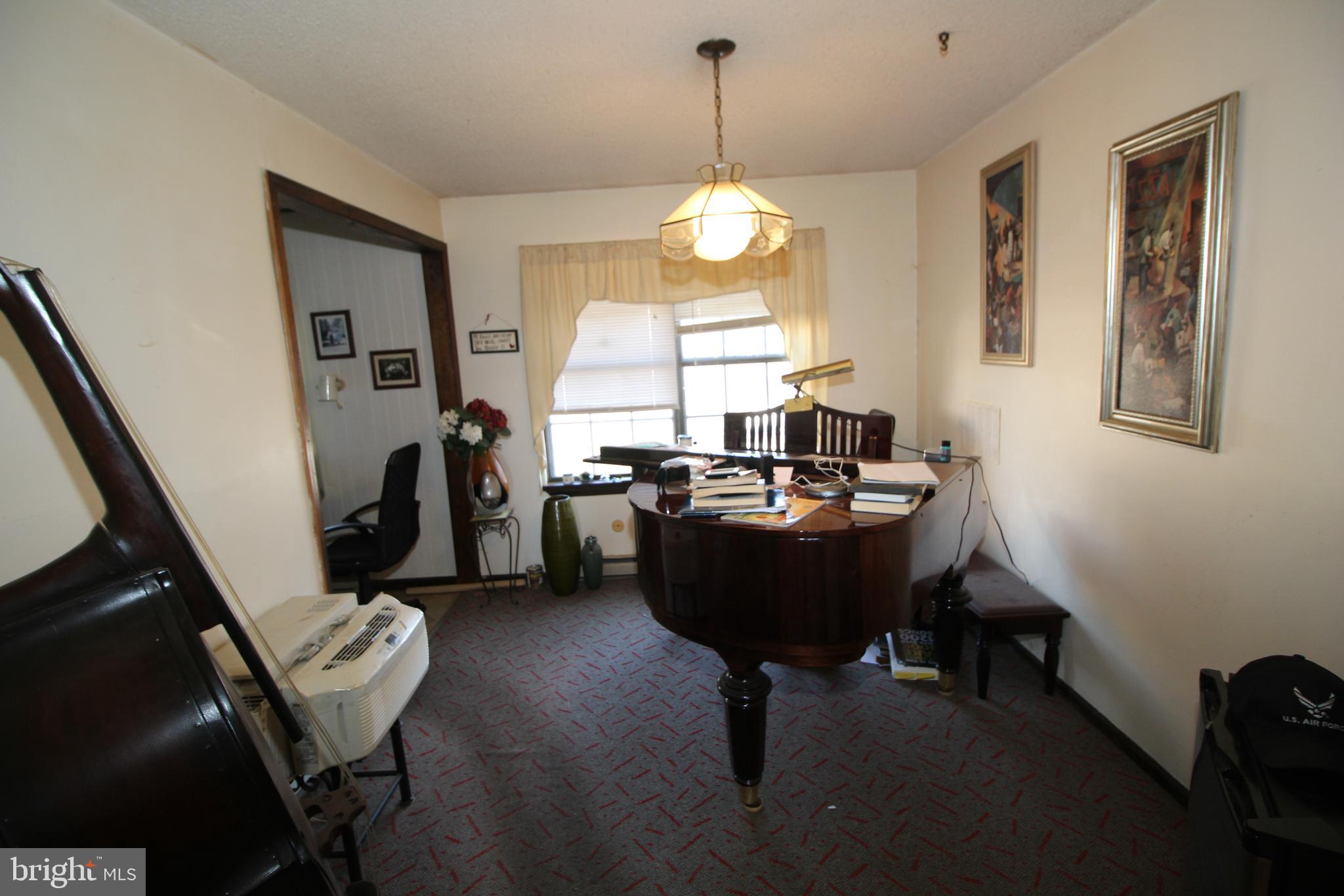 317 E Jimmie Leeds Rd