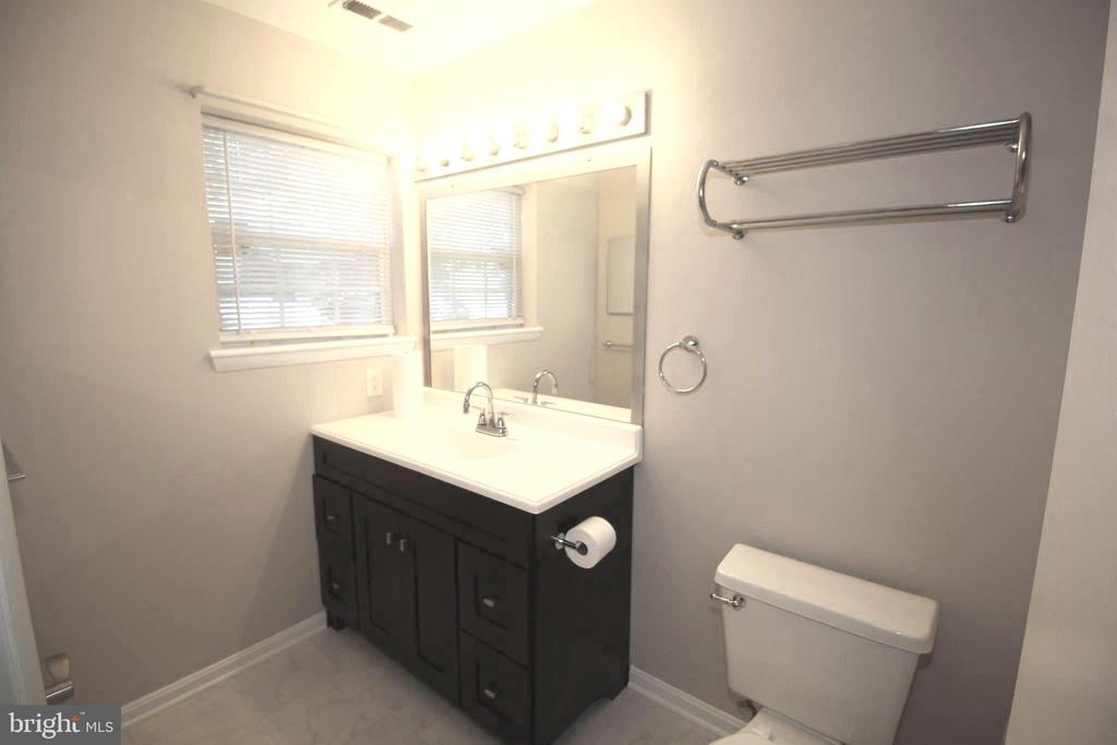 213 MEADOW RIDGE ROAD Unit: BUILDING 7, UNIT 2