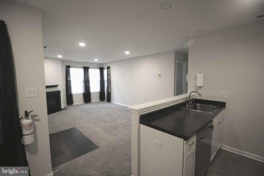 213 MEADOW RIDGE ROAD Unit: BUILDING 7, UNIT 2