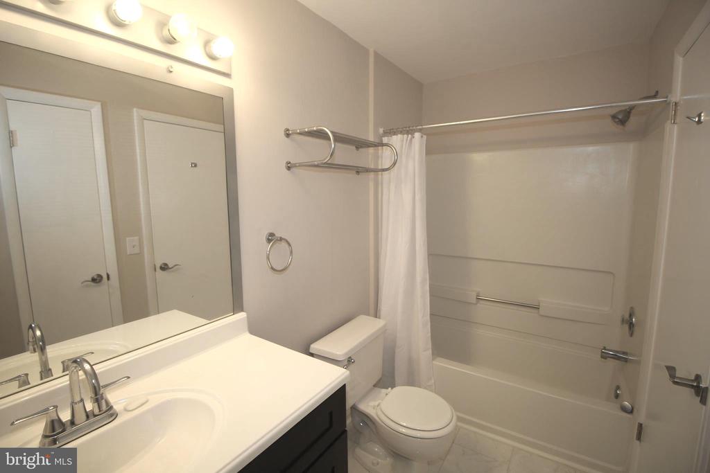 213 MEADOW RIDGE ROAD Unit: BUILDING 7, UNIT 2