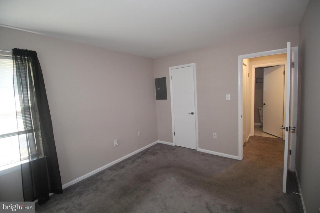 213 MEADOW RIDGE ROAD Unit: BUILDING 7, UNIT 2