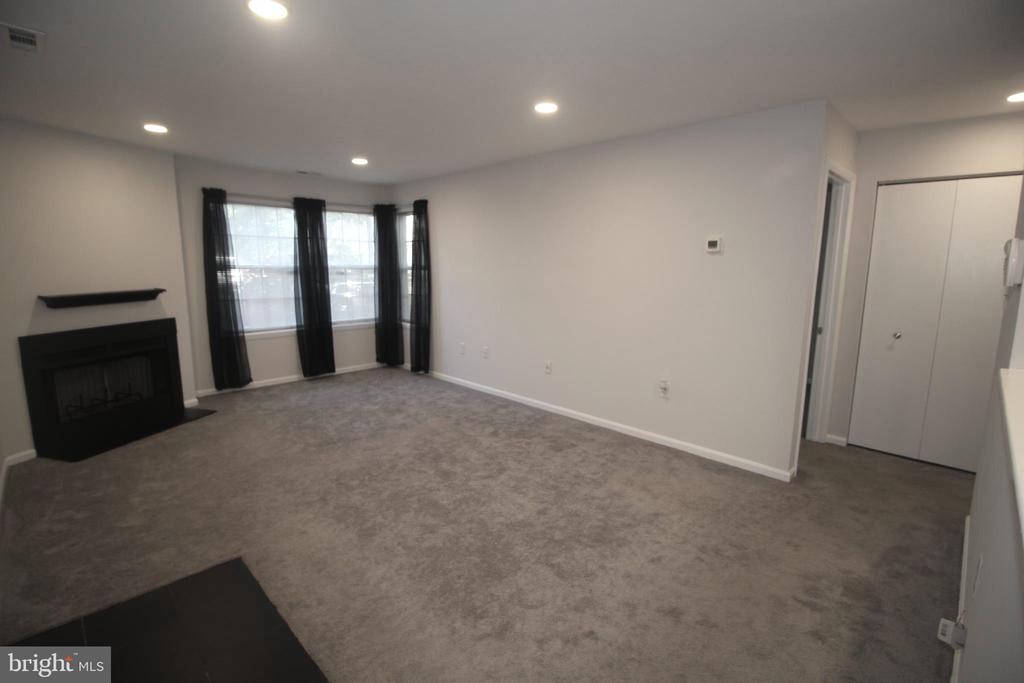 213 MEADOW RIDGE ROAD Unit: BUILDING 7, UNIT 2