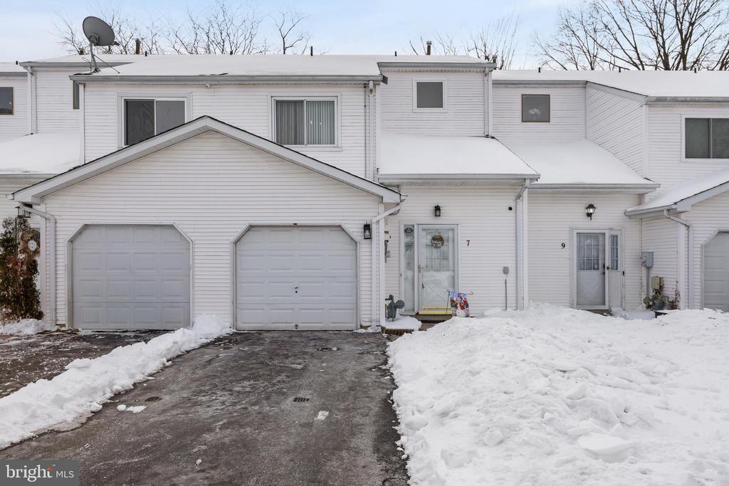 7 MARJORAM DRIVE