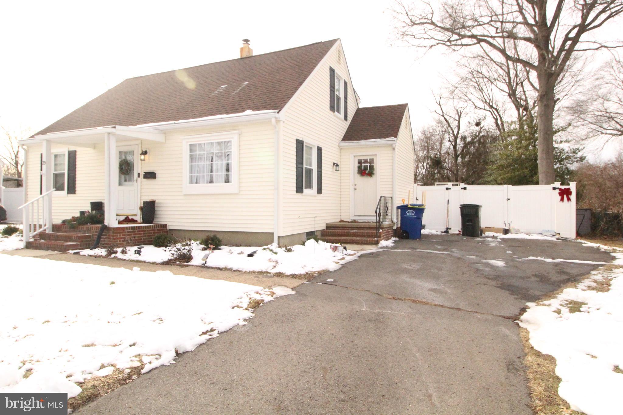 39 CHARLES BOSSERT DR
