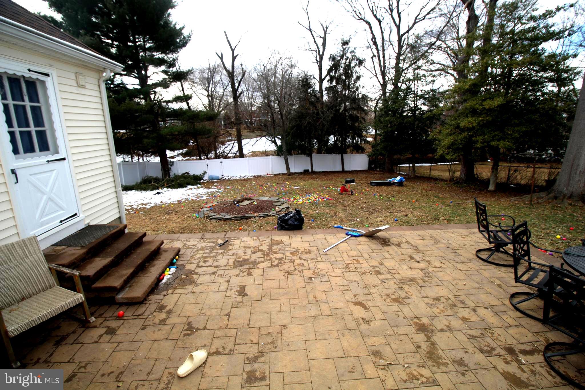 39 CHARLES BOSSERT DR