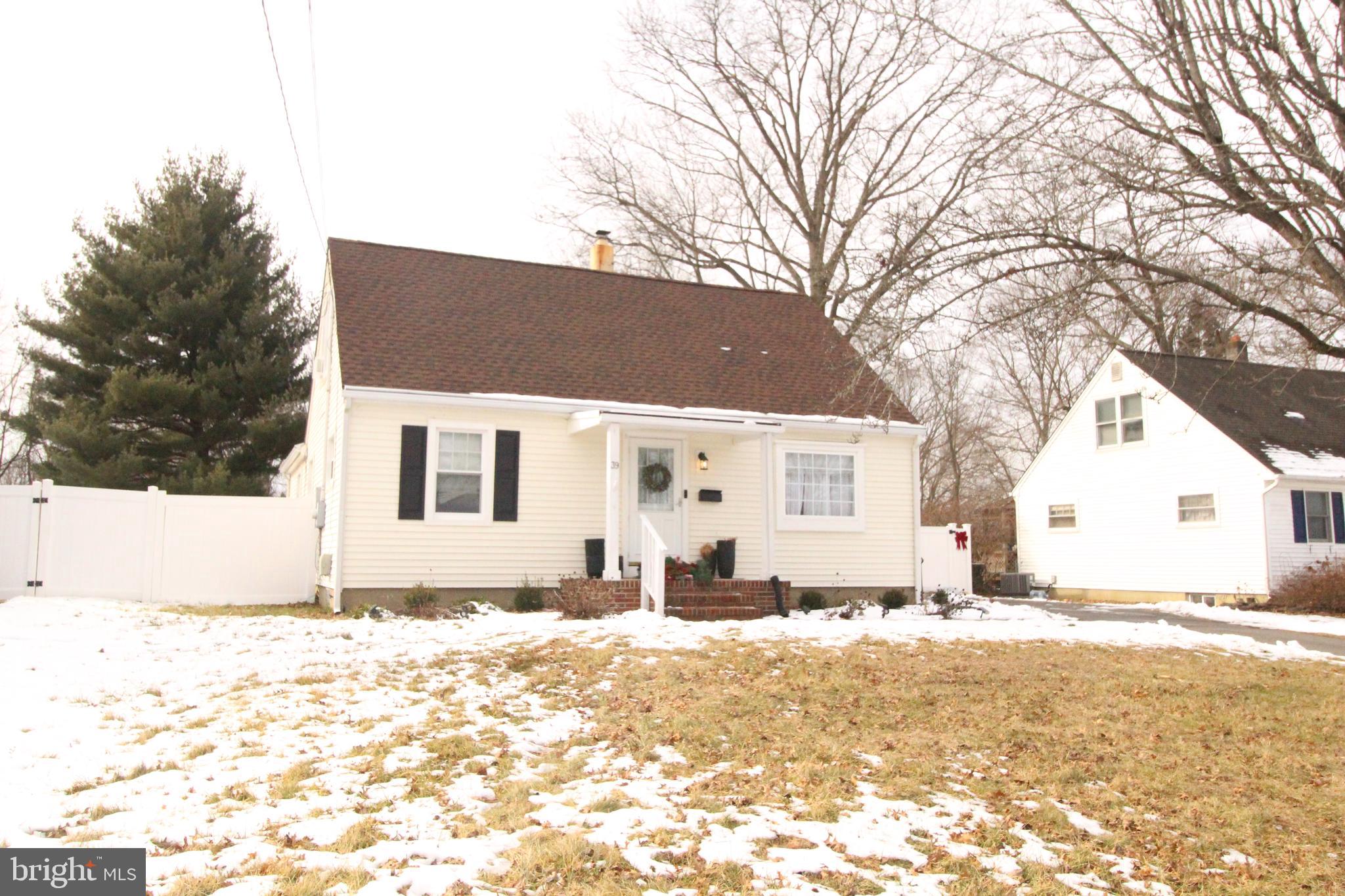 39 CHARLES BOSSERT DR