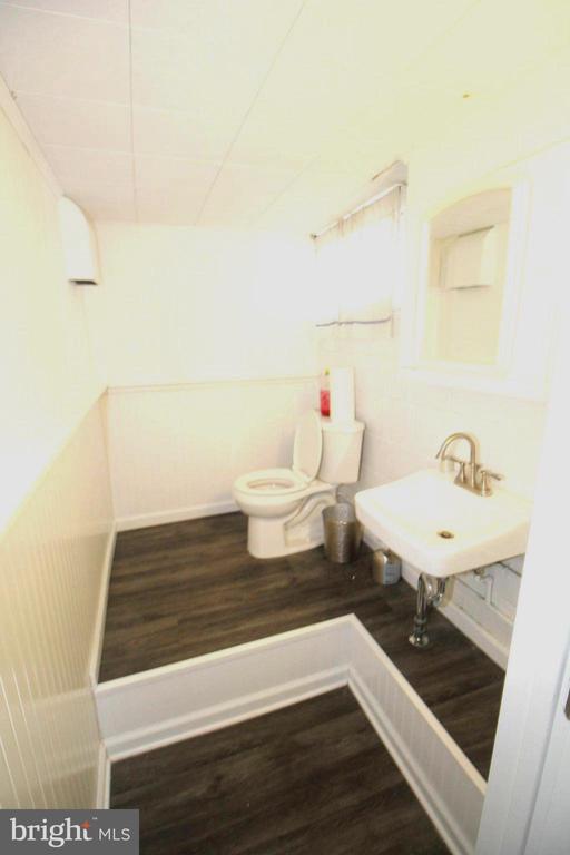 39 CHARLES BOSSERT DR
