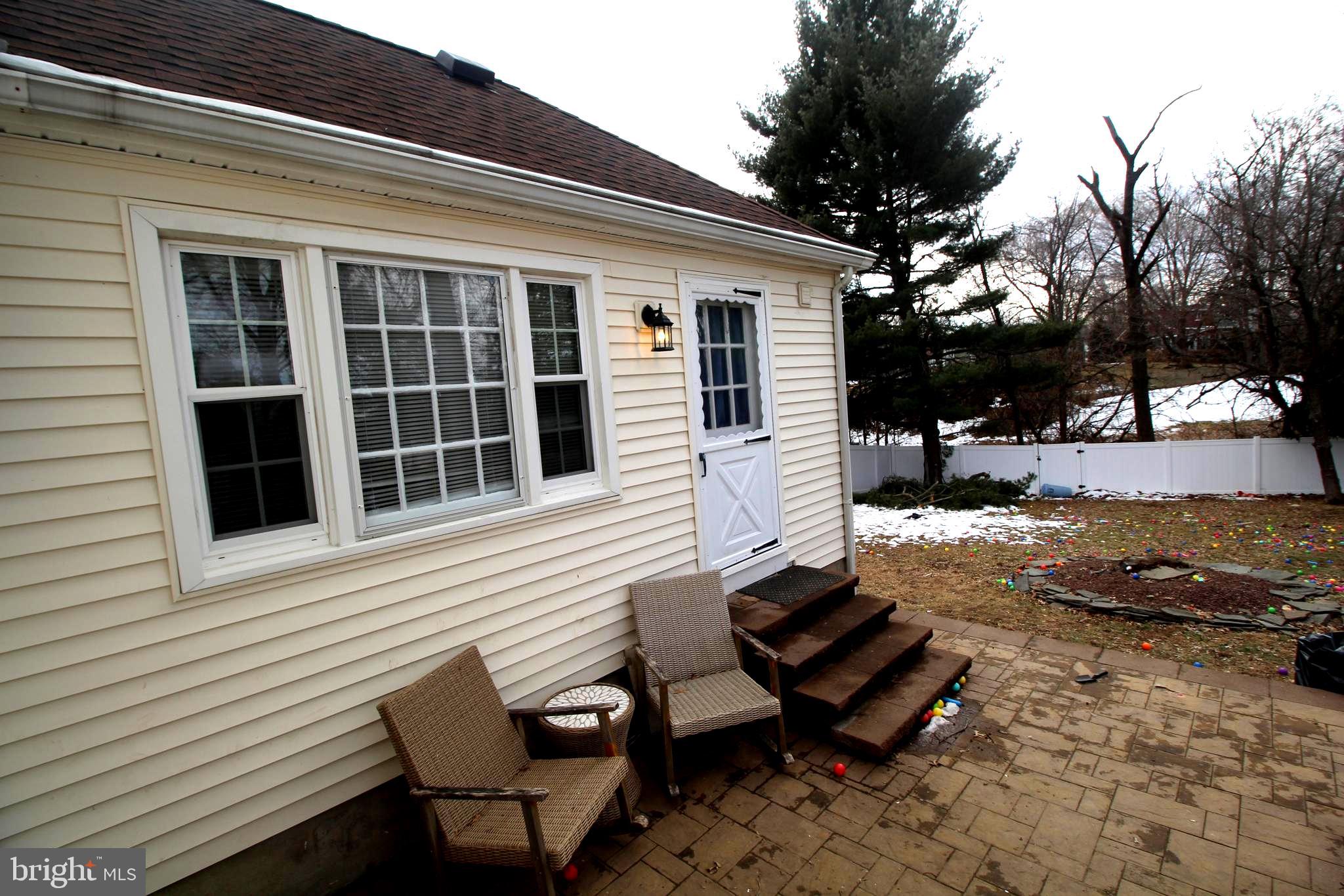 39 CHARLES BOSSERT DR