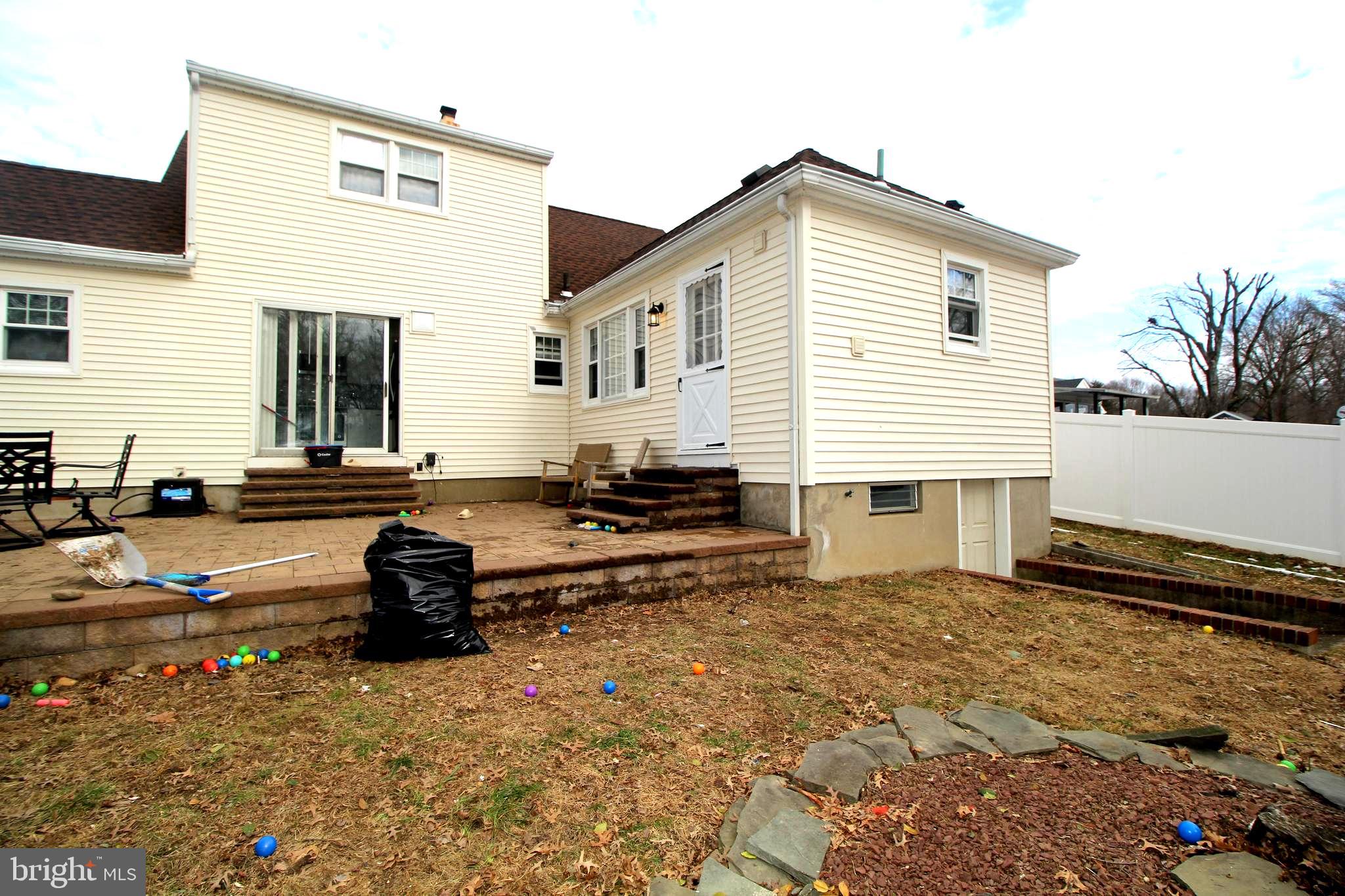 39 CHARLES BOSSERT DR