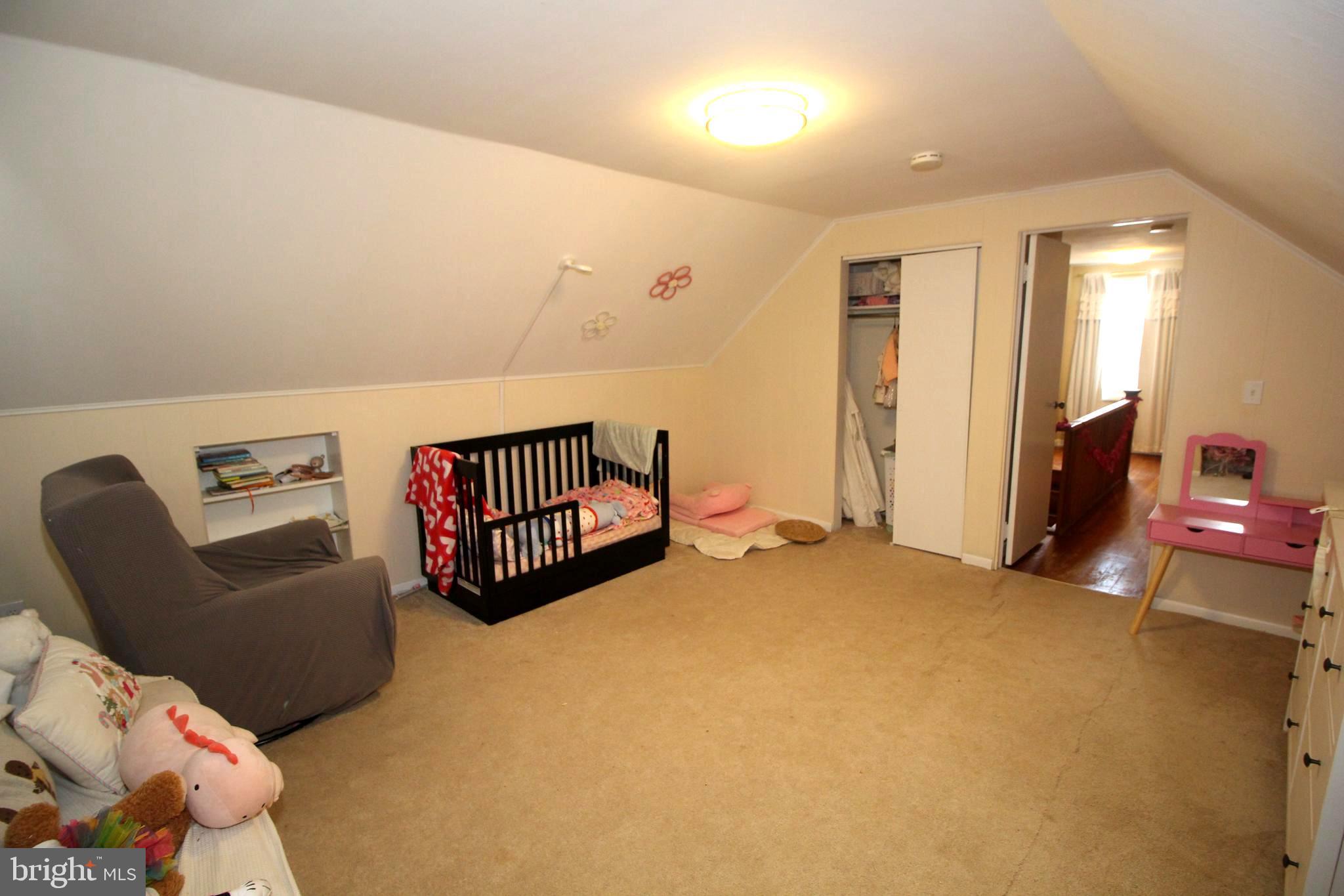 39 CHARLES BOSSERT DR