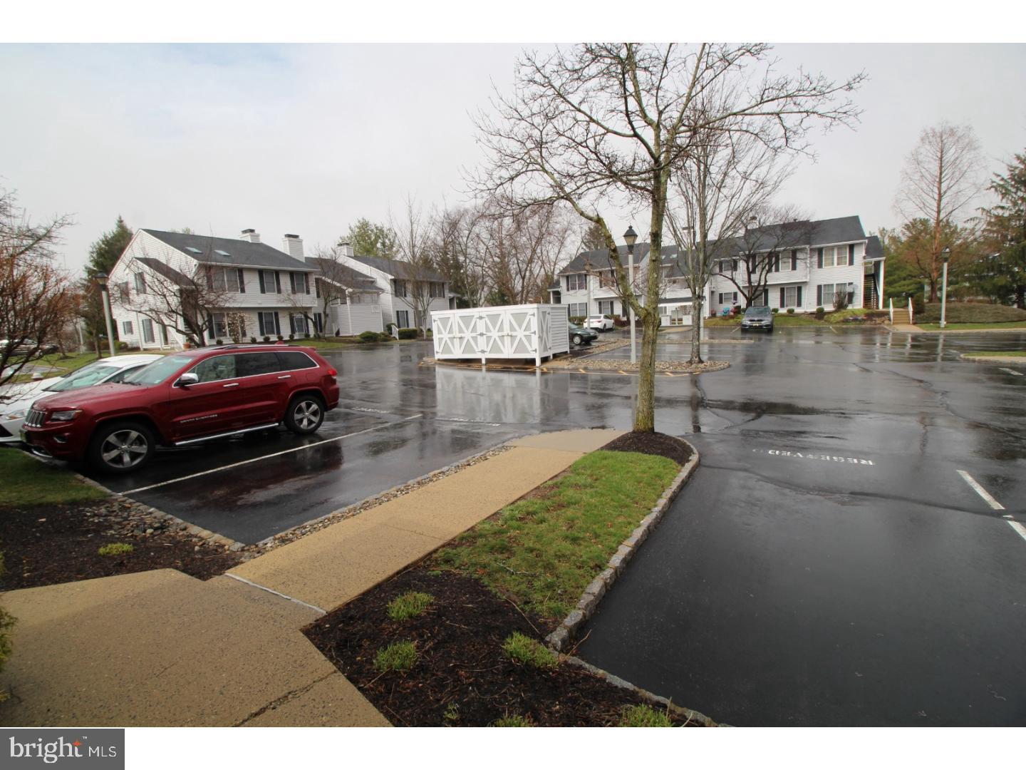 282 Kingbird Ct