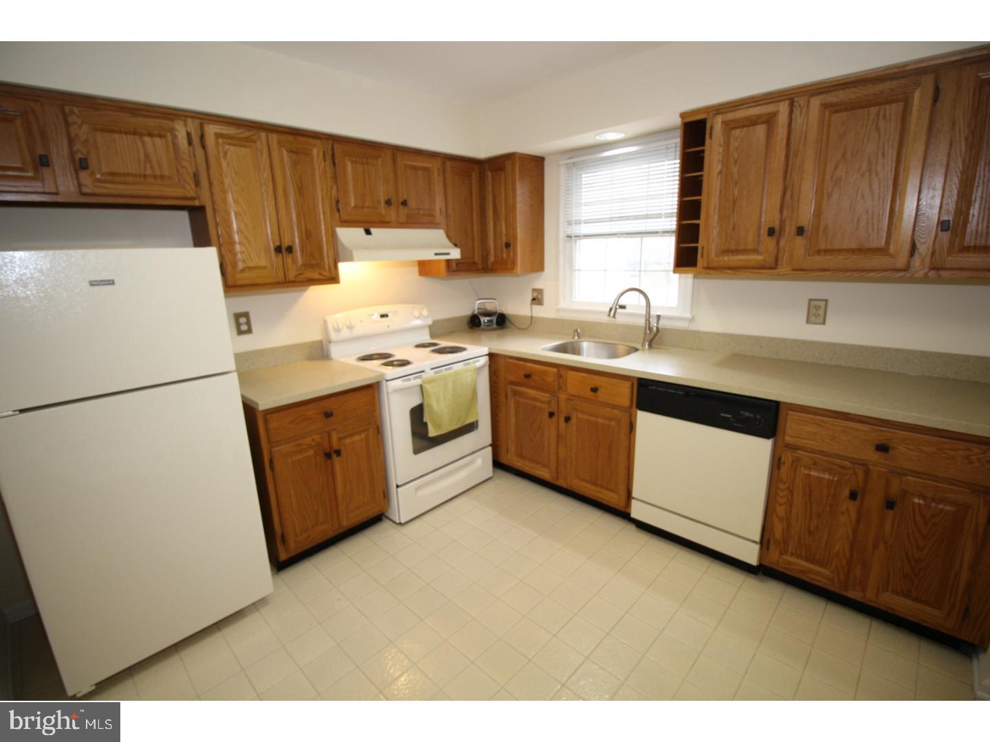 282 Kingbird Ct