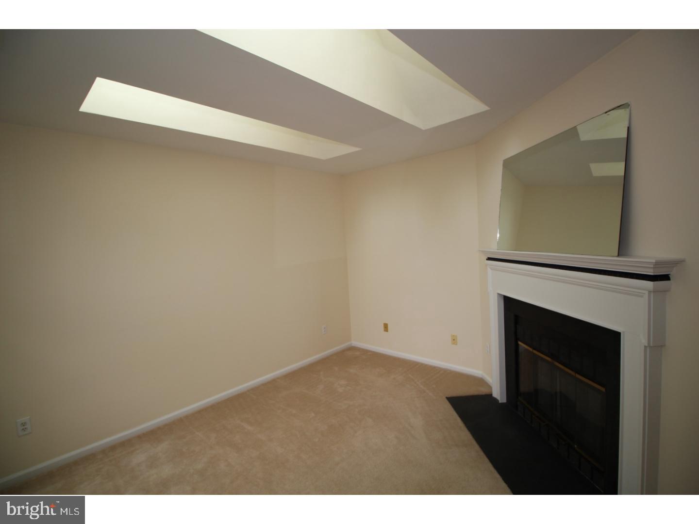 282 Kingbird Ct