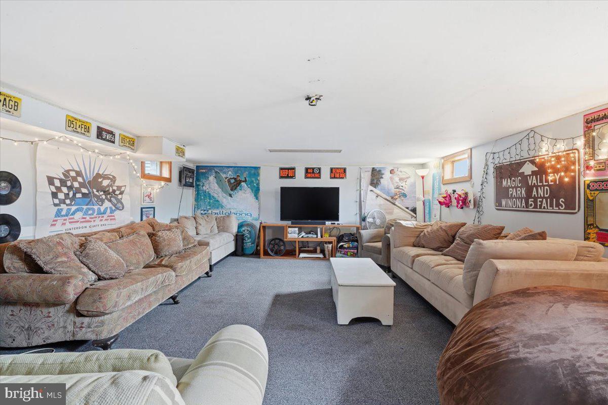 3 HILLBROOK LANE
