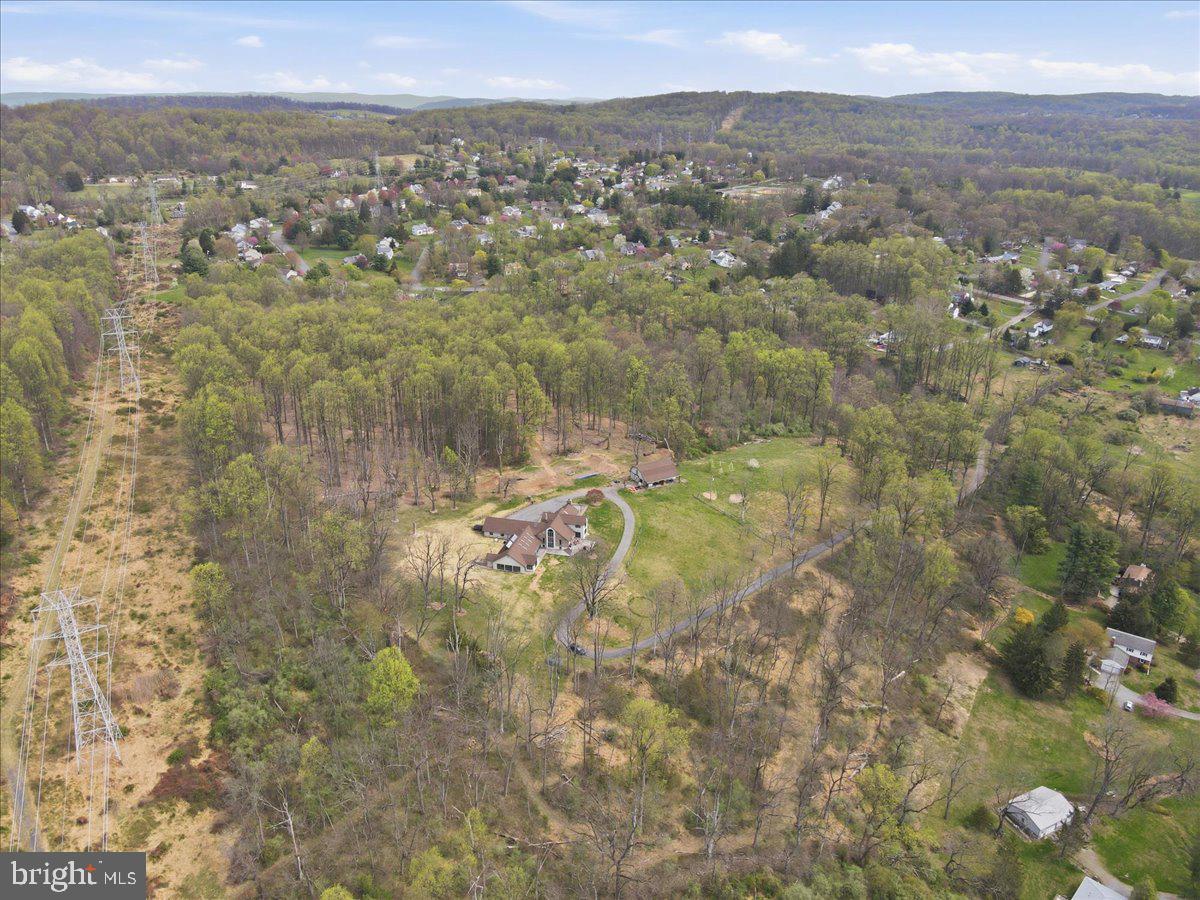 3 HILLBROOK LANE