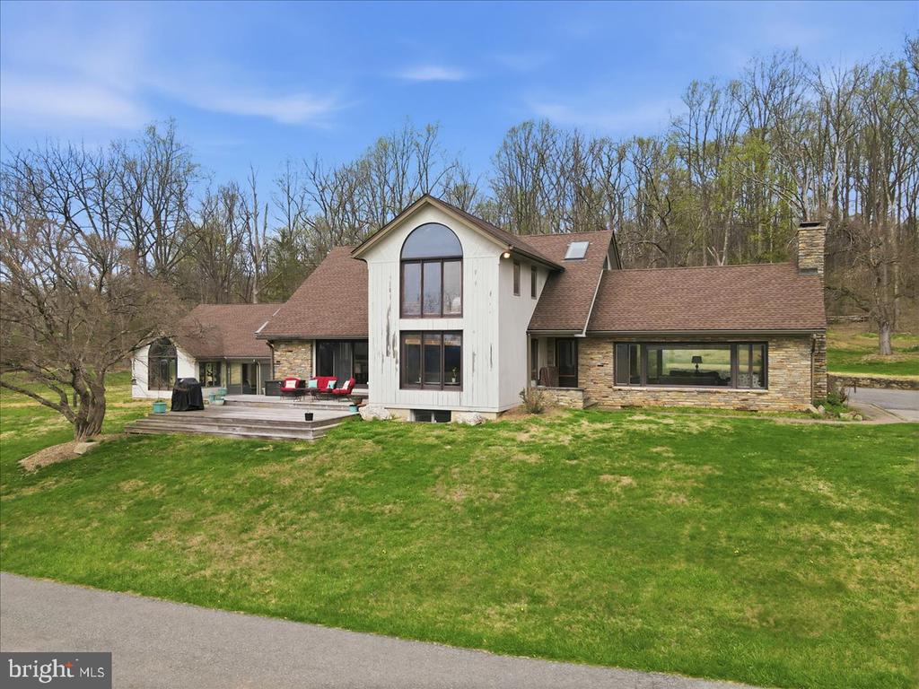 3 HILLBROOK LANE