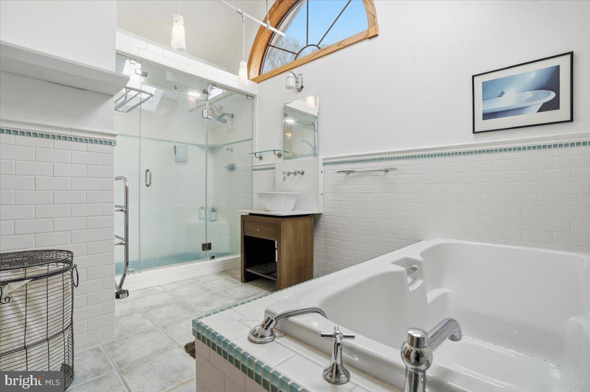 3 HILLBROOK LANE