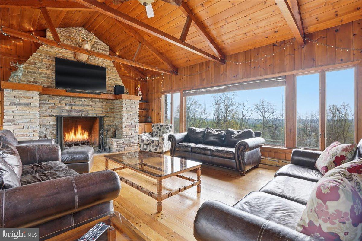 3 HILLBROOK LANE