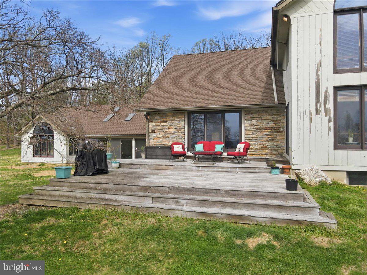 3 HILLBROOK LANE
