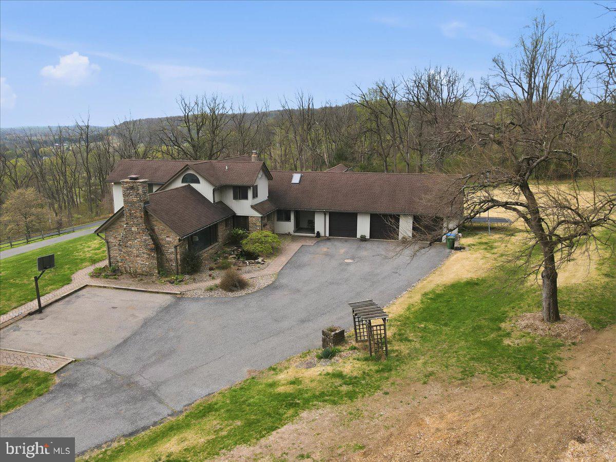 3 HILLBROOK LANE