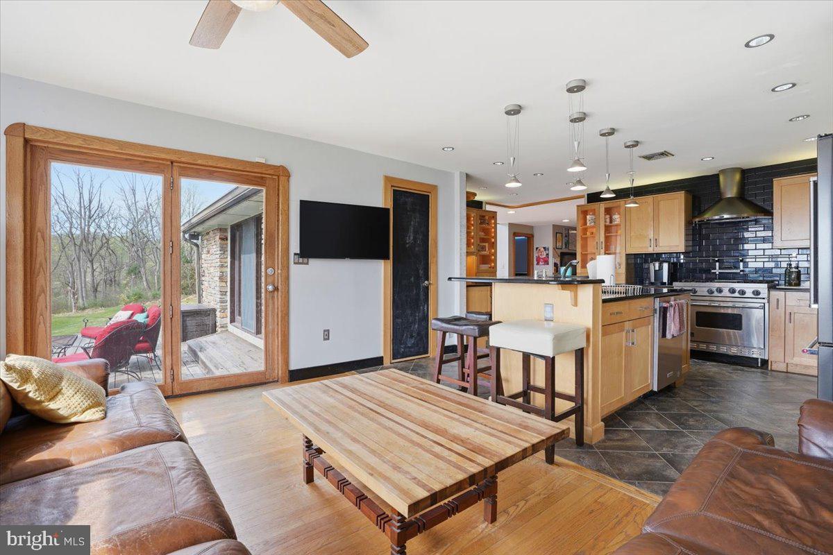 3 HILLBROOK LANE