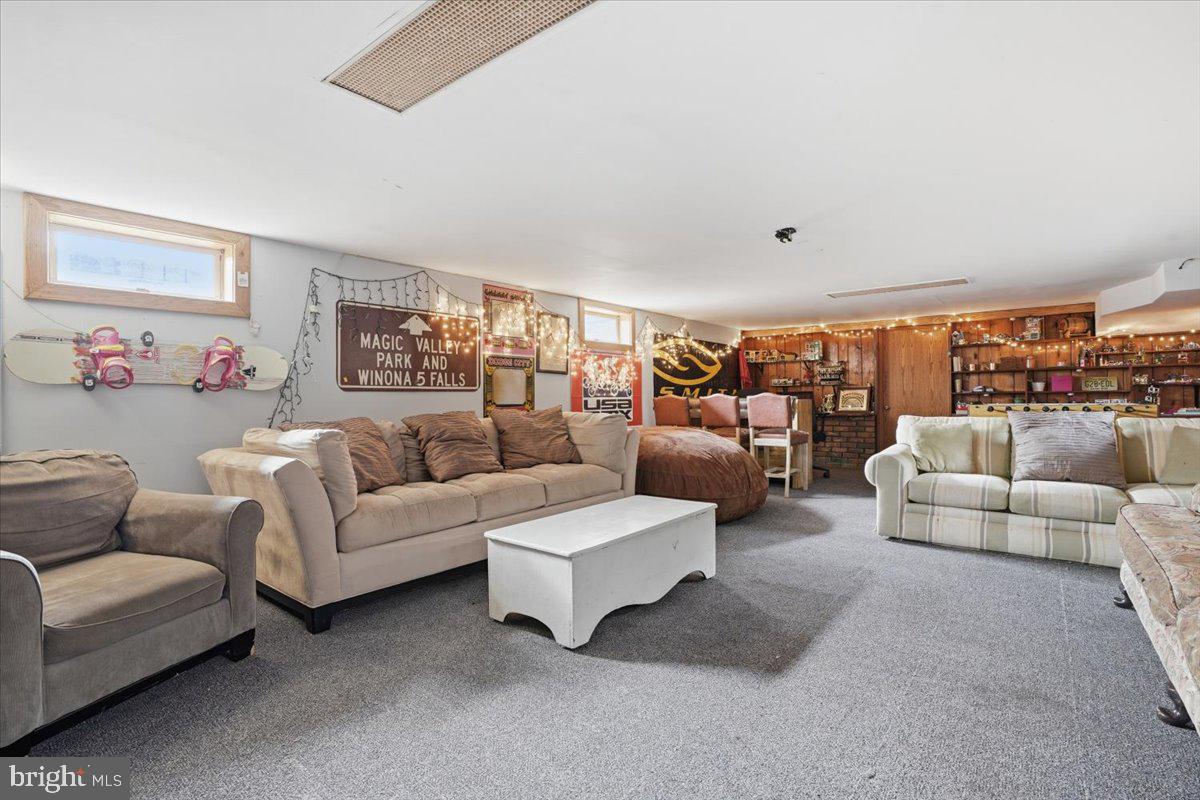 3 HILLBROOK LANE