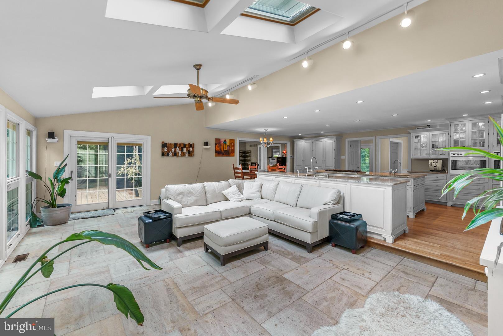 83 W Shore Dr