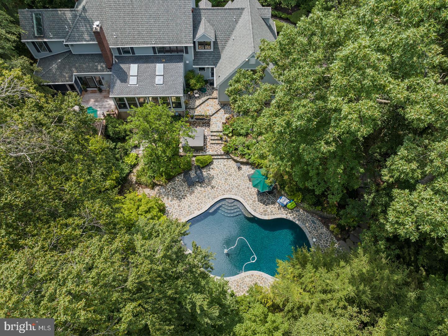 83 W Shore Dr