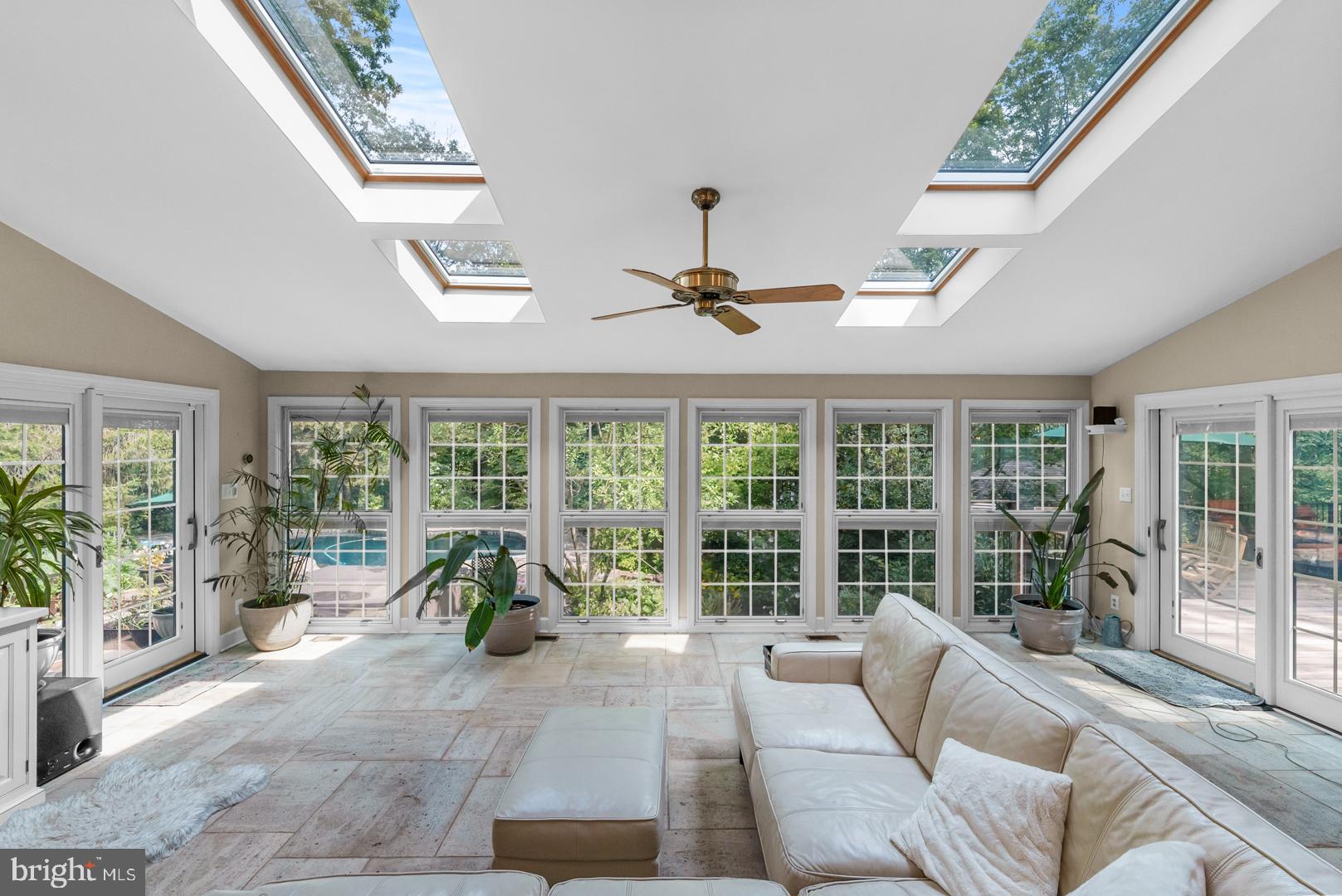 83 W Shore Dr