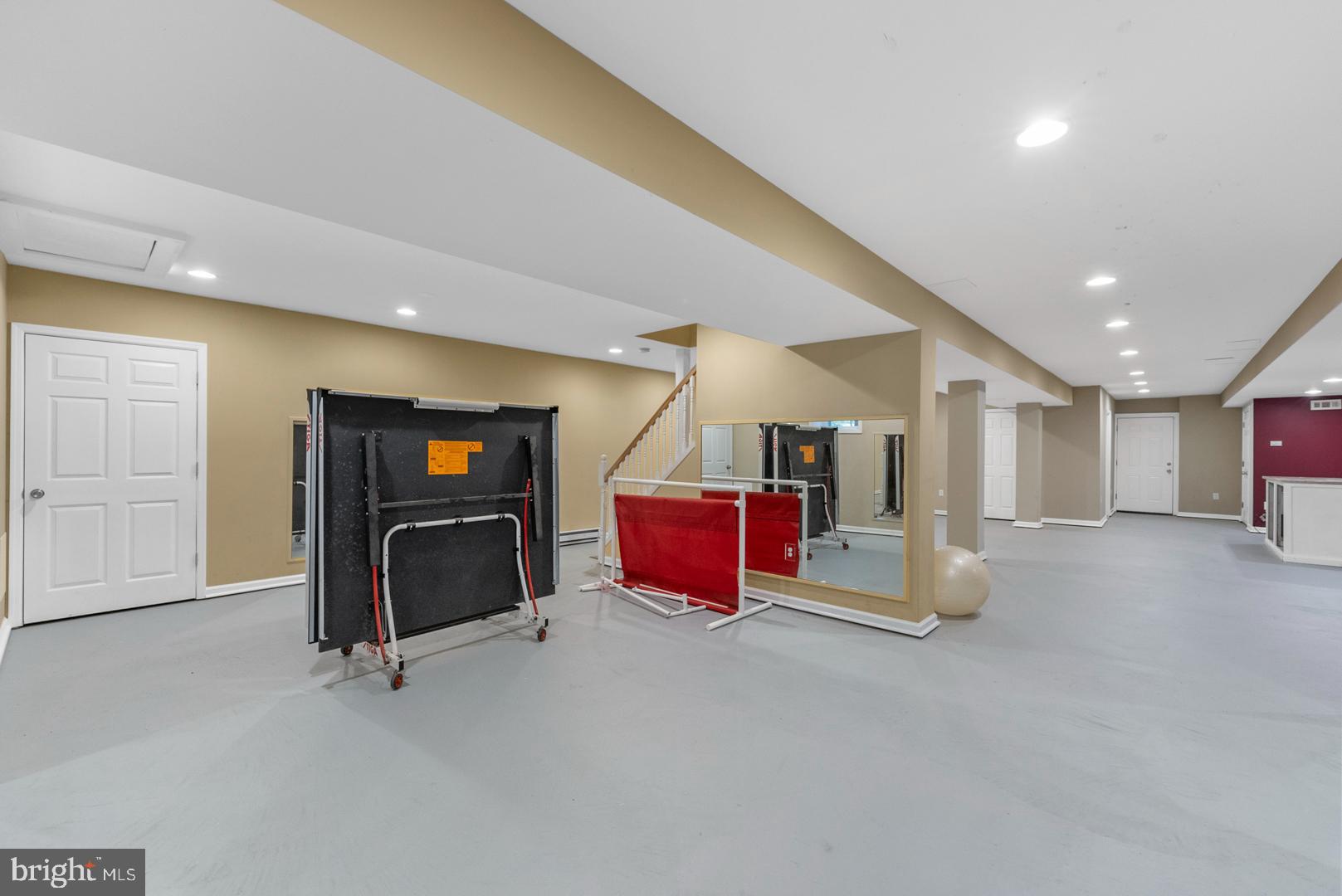 83 W Shore Dr