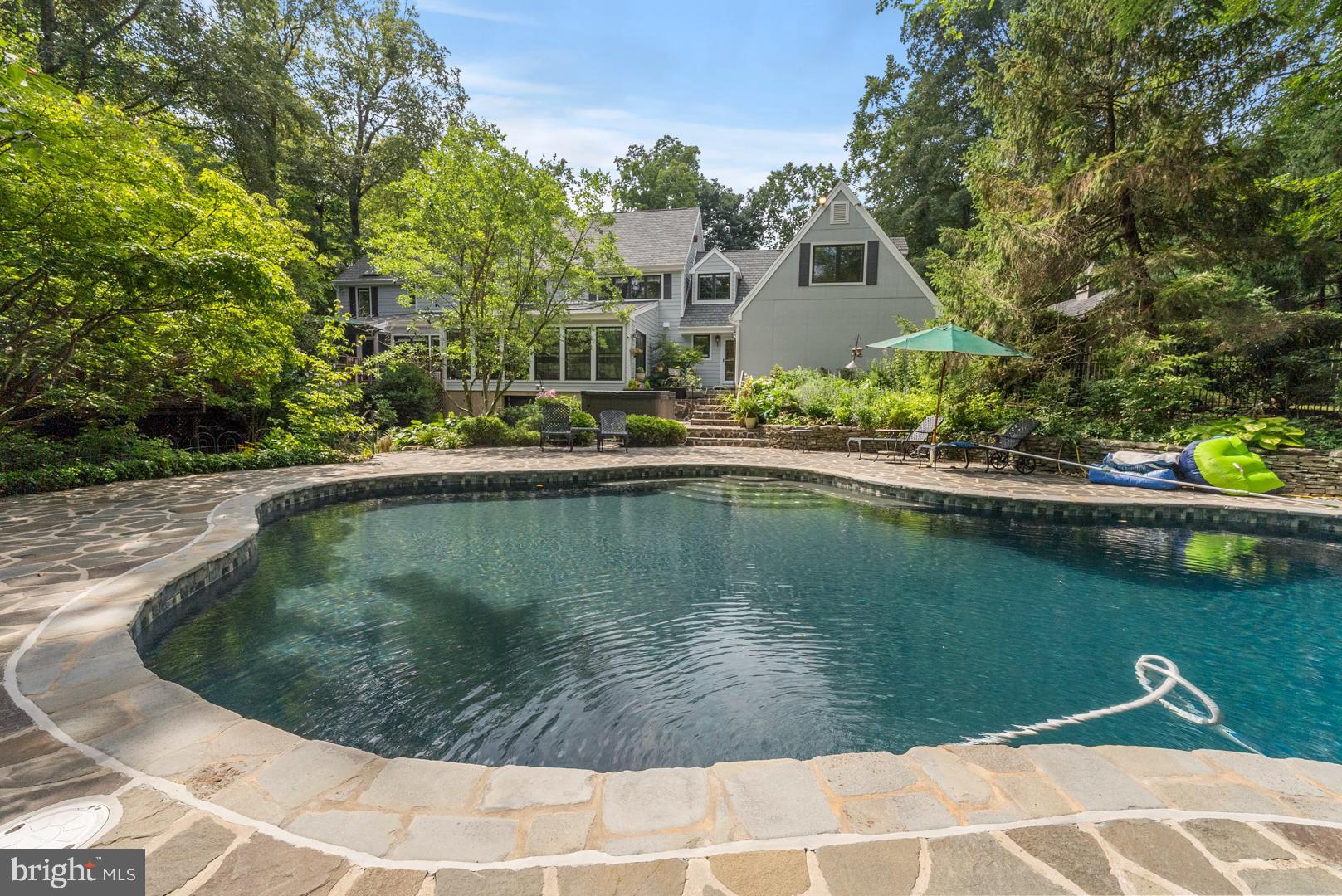 83 W Shore Dr
