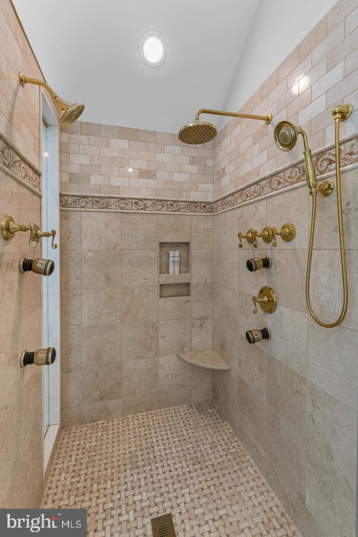 83 W Shore Dr