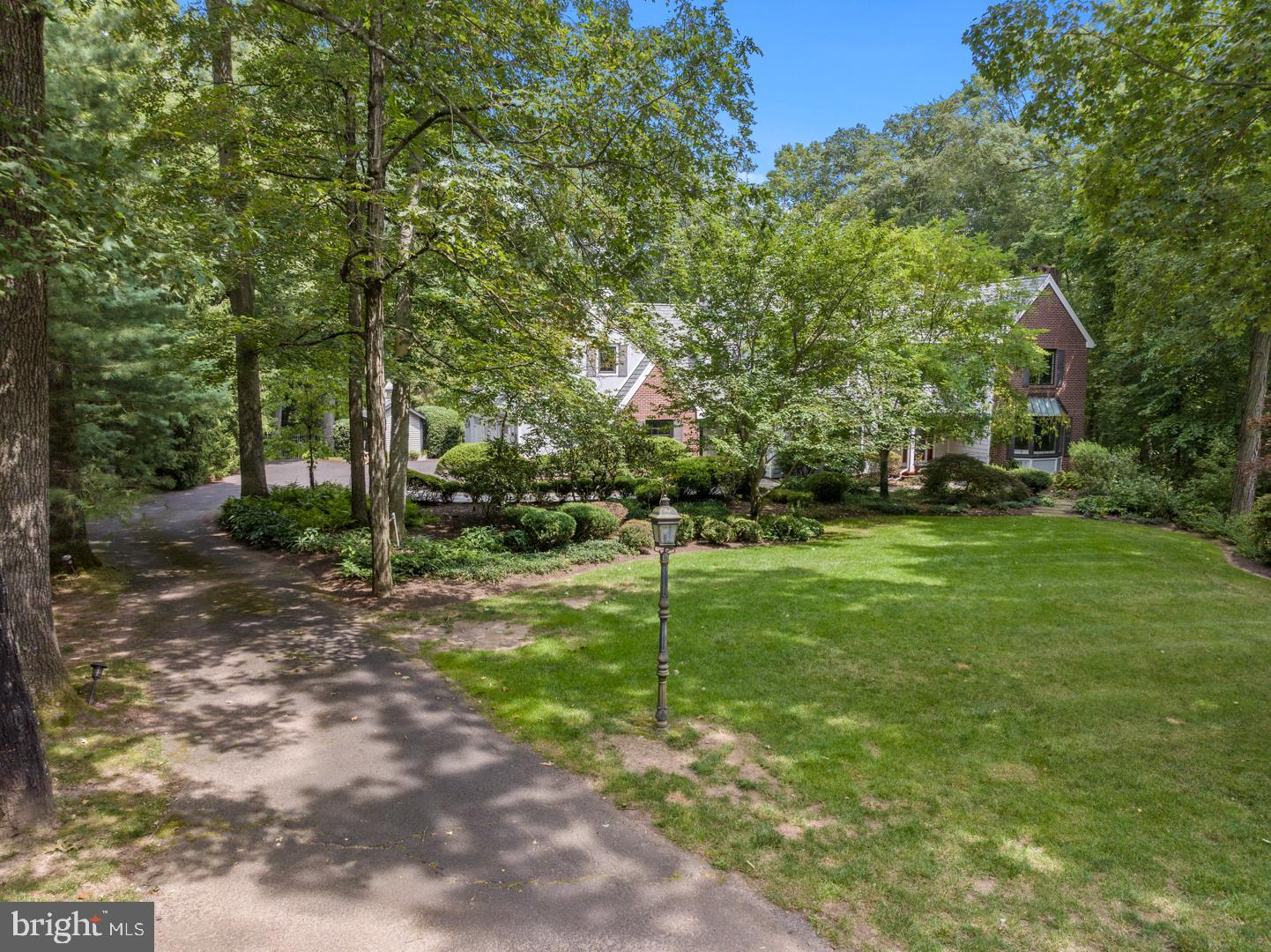 83 W Shore Dr