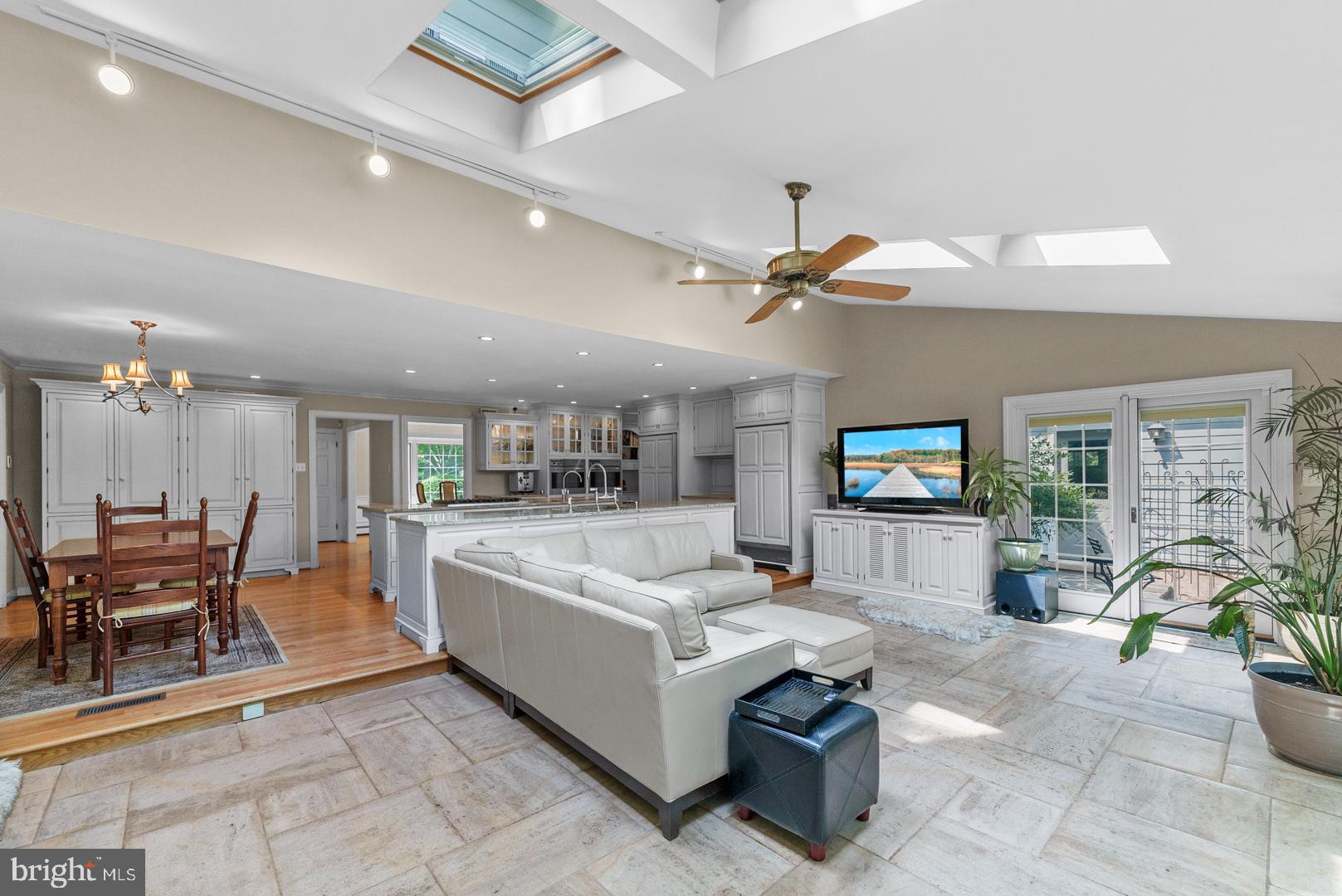 83 W Shore Dr