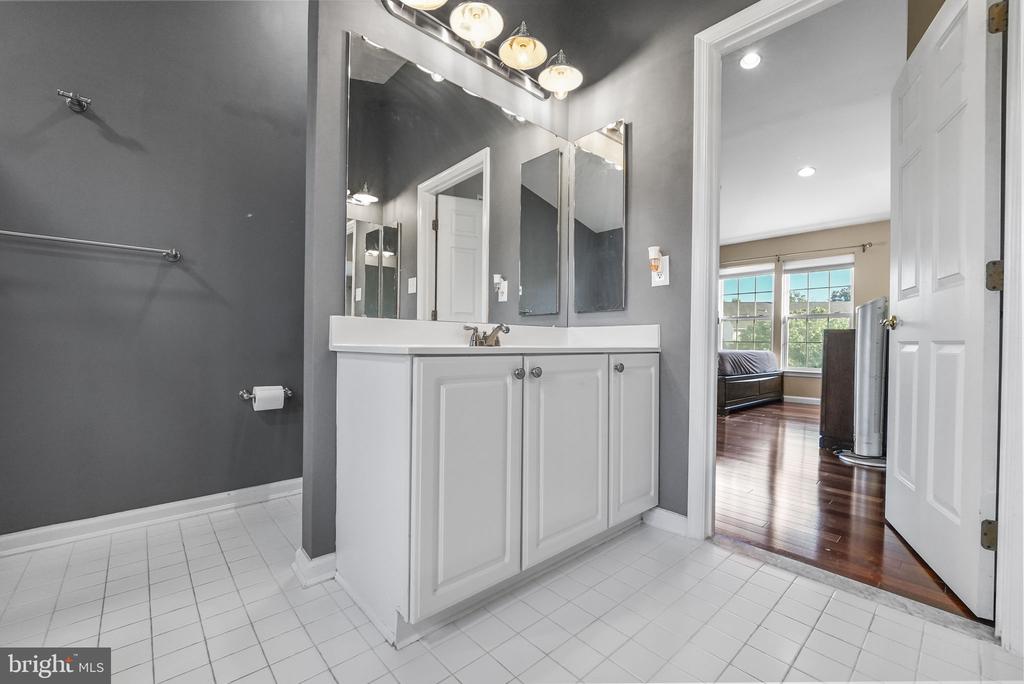 15 Henley Pl