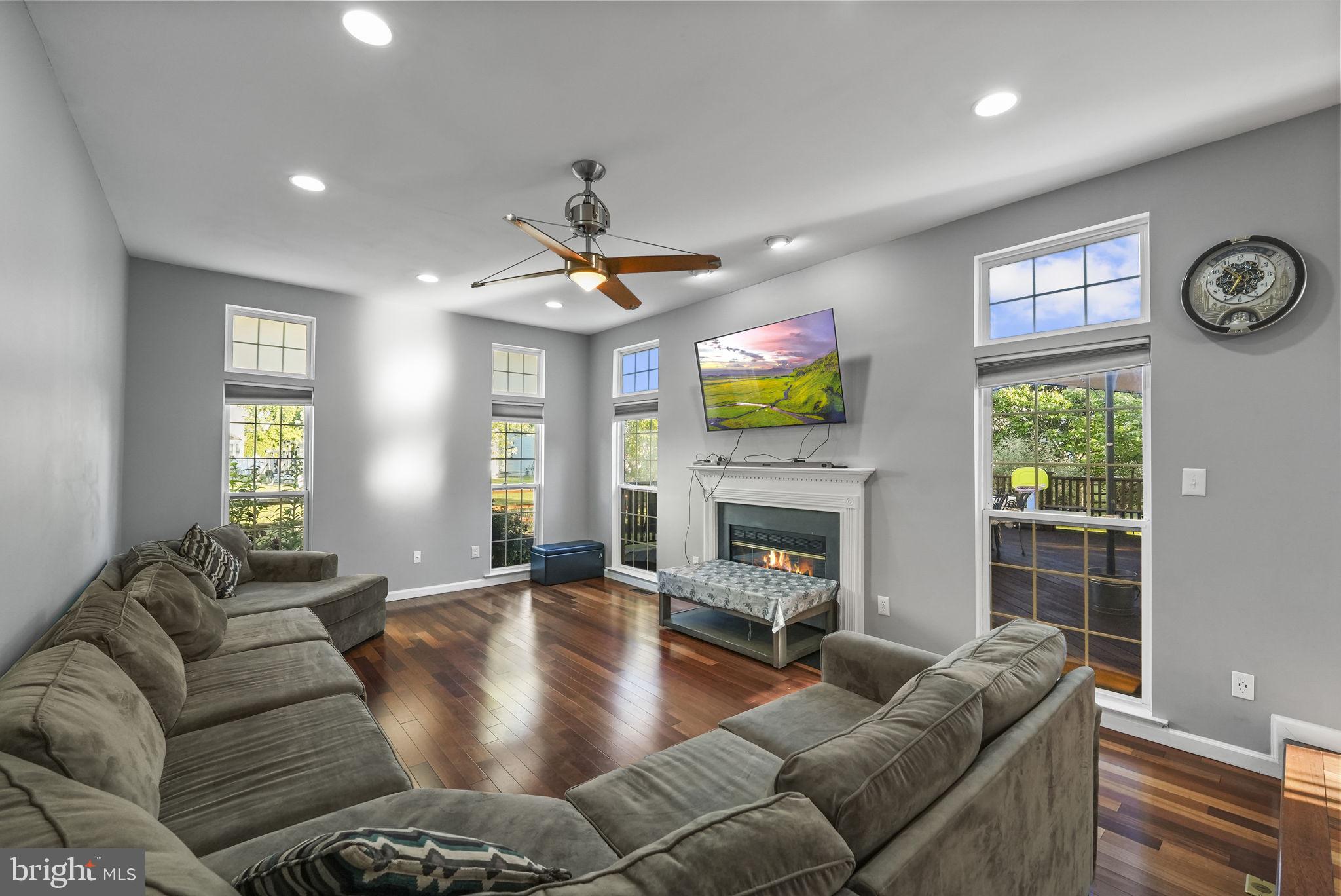 15 Henley Pl