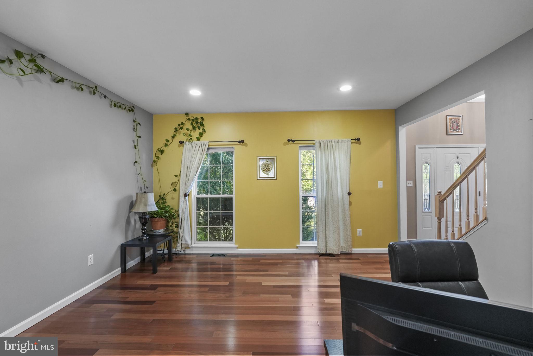 15 Henley Pl